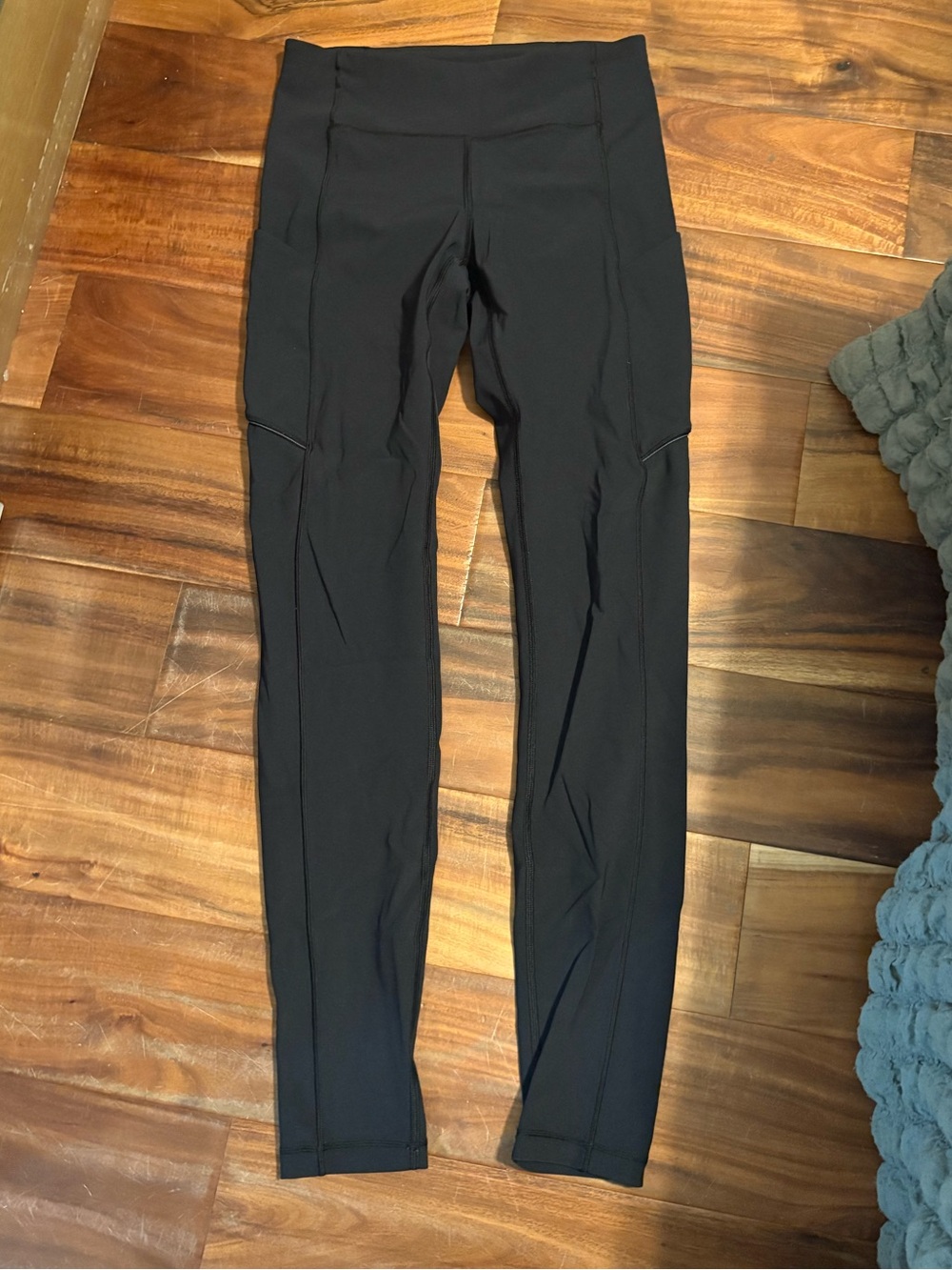 Lululemon Black Leggings Womens Size 4 Side Pockets Zip Back Running (1283)
